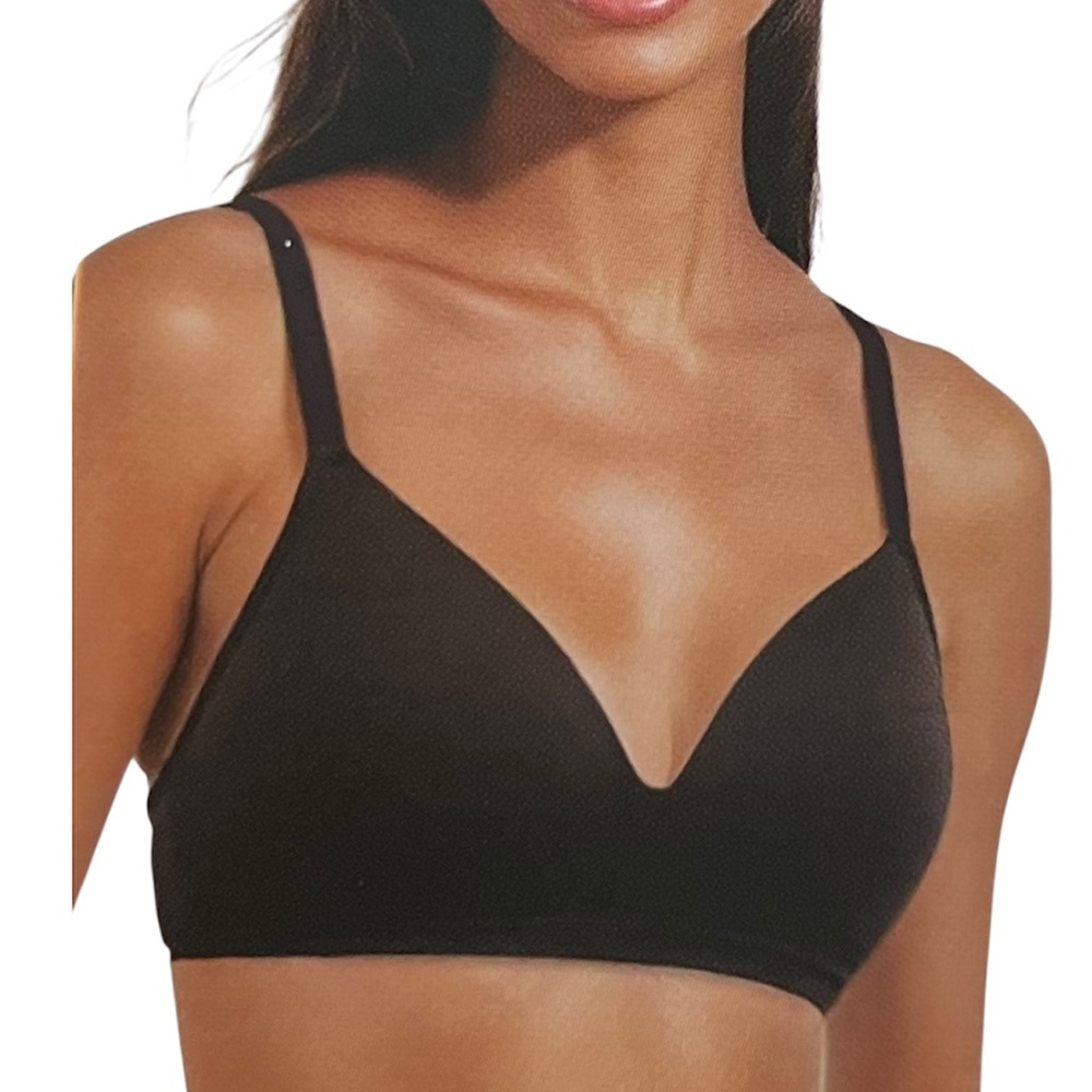 Joyspun Women's Seamless Light Lift Wireless Black WireFree Bra, Size S